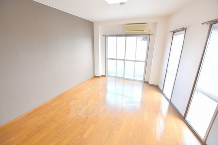 プチ・モンティーの居間