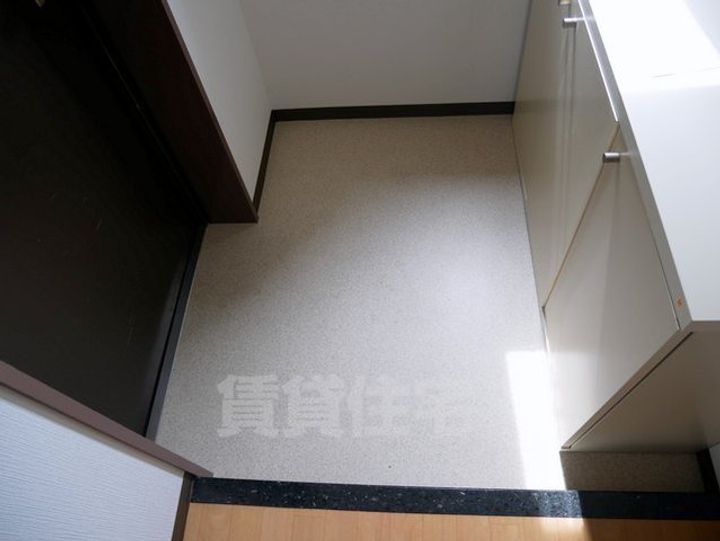 ヴェルデ三番館の玄関