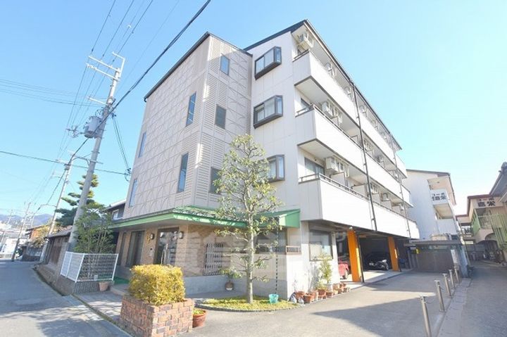 福寿マンションの外観