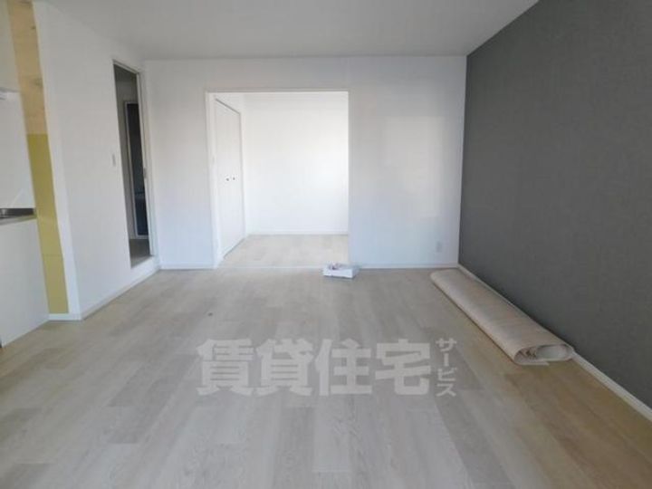 大阪府豊中市末広町3丁目の賃貸マンションの居間