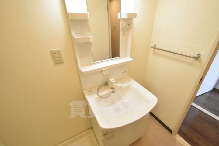 大阪府堺市西区上野芝向ヶ丘町6丁の賃貸マンションの内装