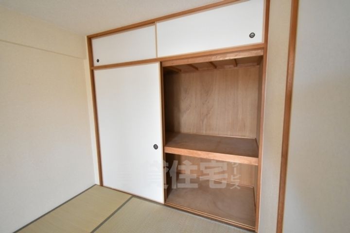 大阪府堺市西区上野芝向ヶ丘町6丁の賃貸マンションの内装