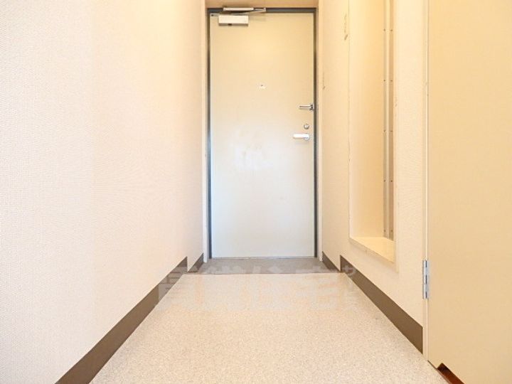 クッキィー石山寺103の玄関