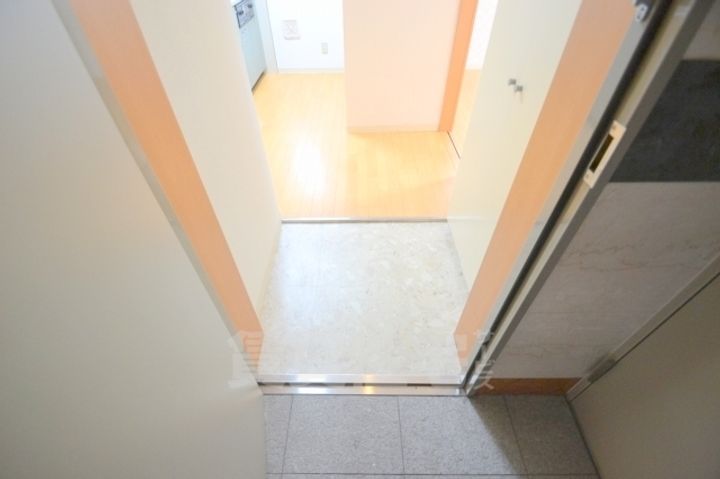 COM HOUSE 1の玄関