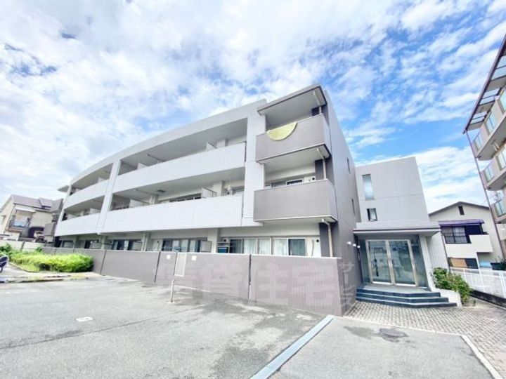 大阪府摂津市千里丘東5丁目の賃貸マンションの外観