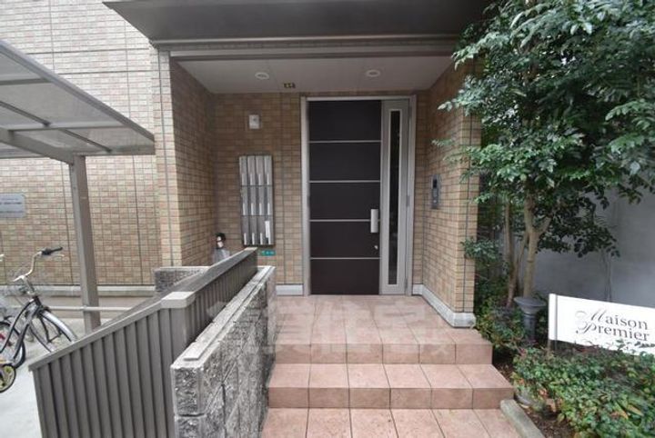 大阪府大阪市都島区毛馬町2丁目の賃貸アパートの玄関