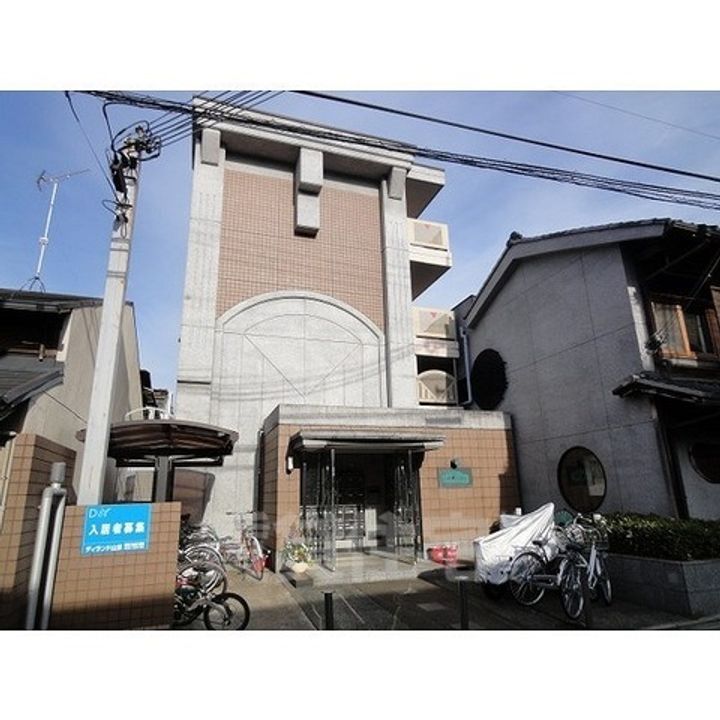 京都府京都市伏見区新町11丁目の賃貸マンションの外観