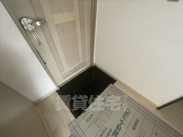 ひかりハイツの玄関