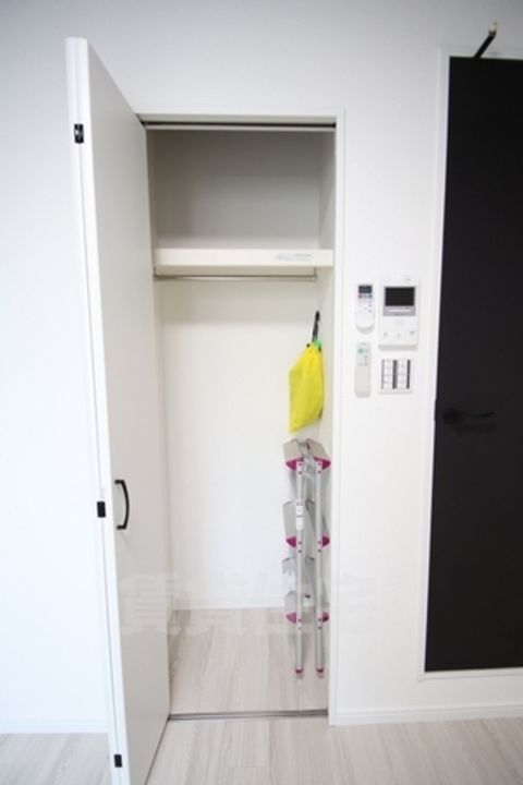 大阪府堺市堺区新在家町東2丁の賃貸マンションの内装