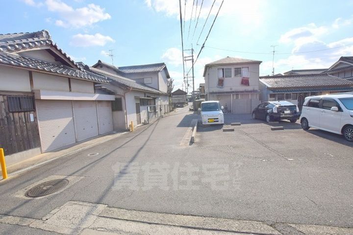 メゾン・ラベールの周辺