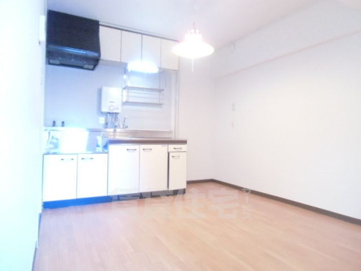 コーポ大社の居間