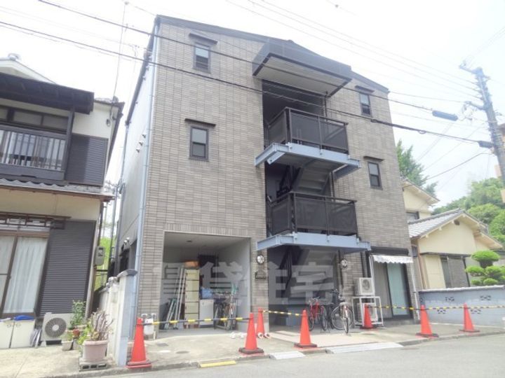 大阪府吹田市佐井寺4丁目の賃貸マンションの外観