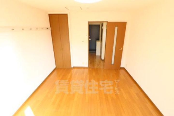 大阪府吹田市佐井寺4丁目の賃貸マンションの居間