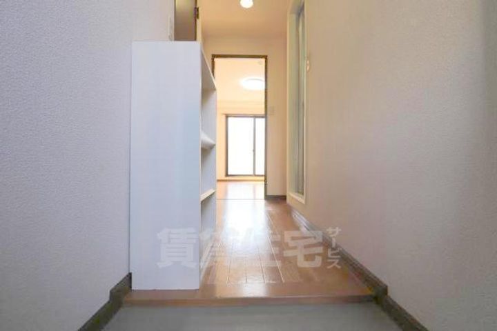 大阪府吹田市佐井寺4丁目の賃貸マンションの玄関