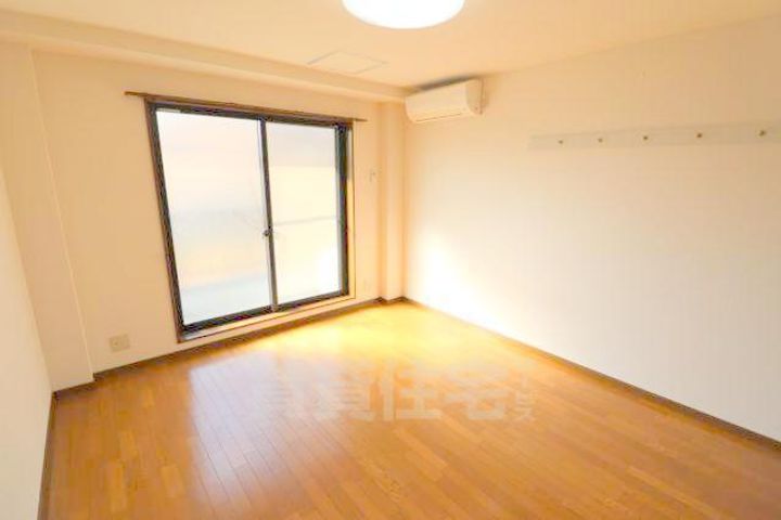 大阪府吹田市佐井寺4丁目の賃貸マンションの寝室