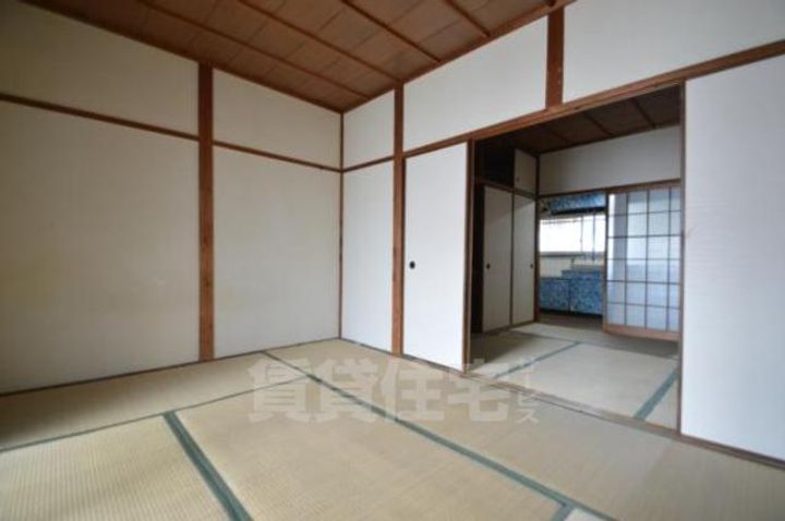 大阪府茨木市五日市2丁目の賃貸アパートの寝室