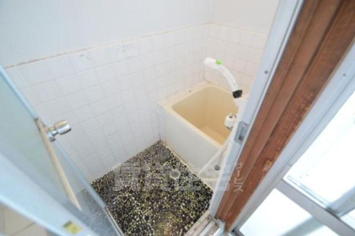 大阪府茨木市五日市2丁目の賃貸アパートの風呂
