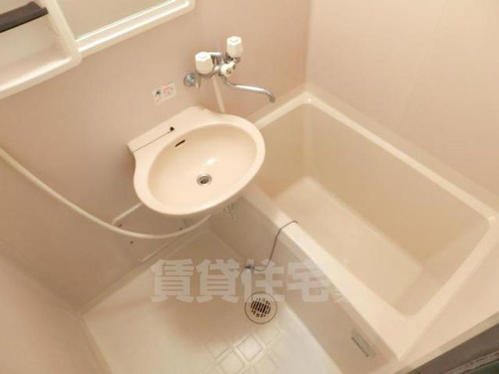 福岡県福岡市中央区六本松2丁目の賃貸マンションの風呂