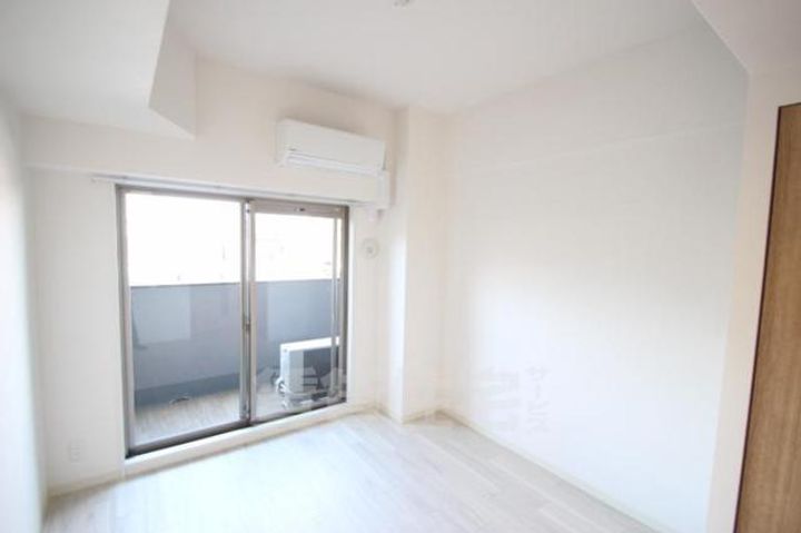 大阪府大阪市淀川区加島1丁目の賃貸マンションの寝室