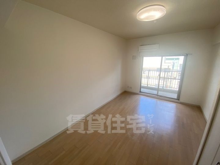 大阪府堺市堺区出島海岸通1丁の賃貸マンションの内装