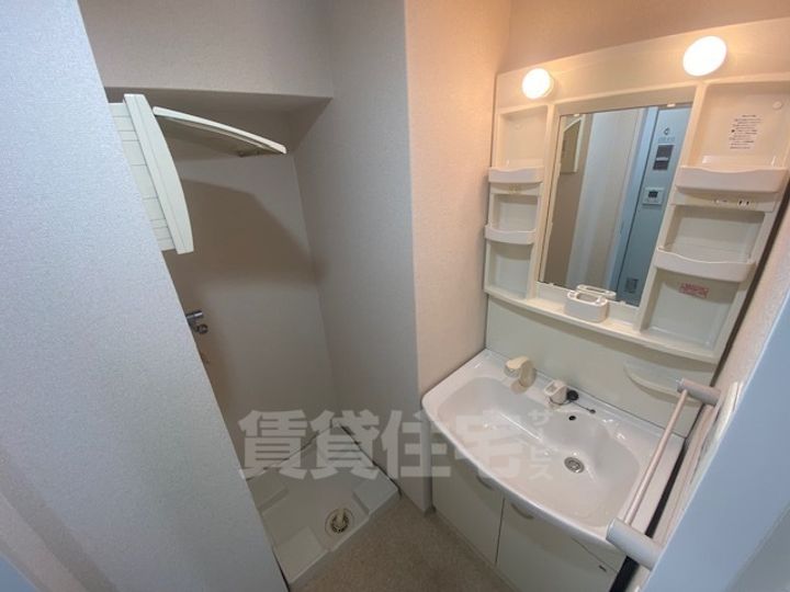 大阪府堺市堺区出島海岸通1丁の賃貸マンションの内装