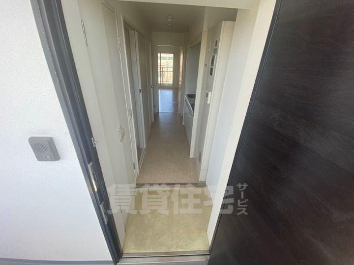 大阪府堺市堺区出島海岸通1丁の賃貸マンションの玄関