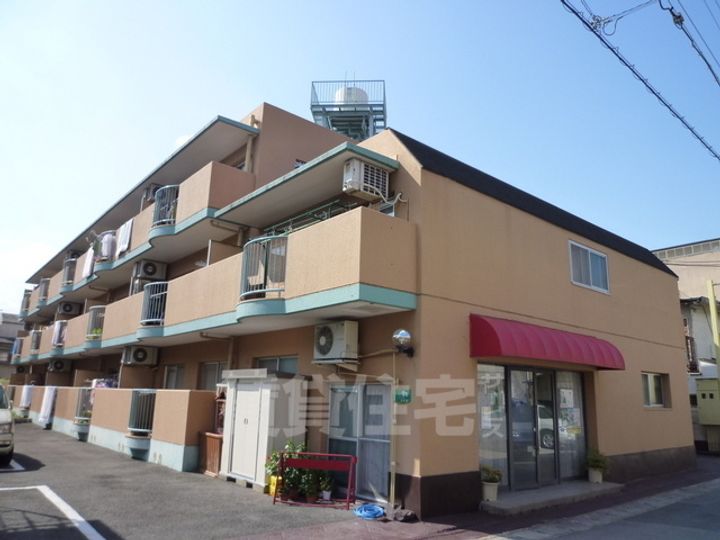 「サンパレス」の外観