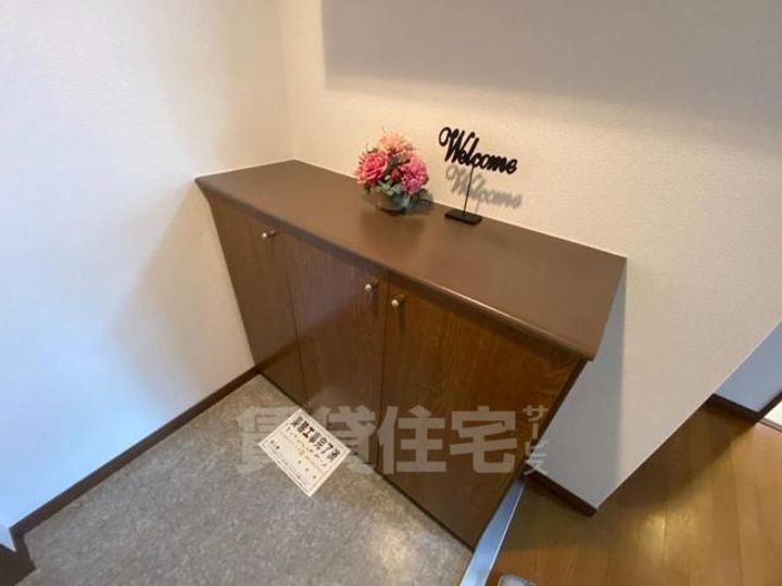 大阪府豊中市長興寺南4丁目の賃貸マンションの内装