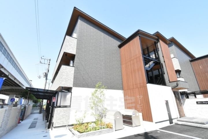 大阪府堺市西区浜寺石津町東1丁の賃貸アパートの外観