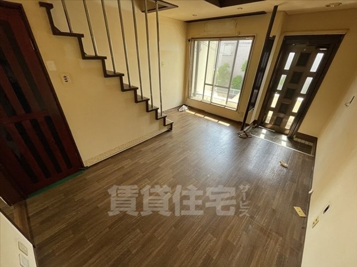 大阪府高槻市如是町(一戸建)の賃貸物件の居間