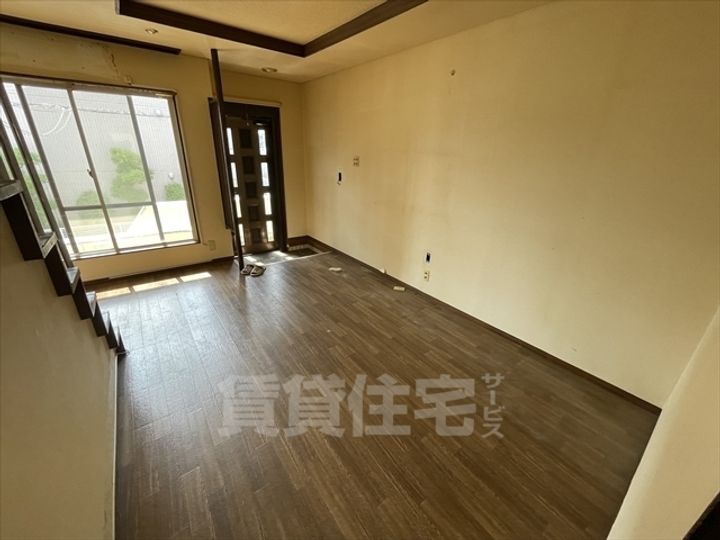 大阪府高槻市如是町(一戸建)の賃貸物件の居間