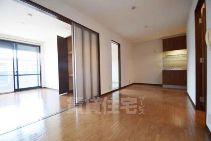 大阪府茨木市水尾3丁目の賃貸アパートの居間