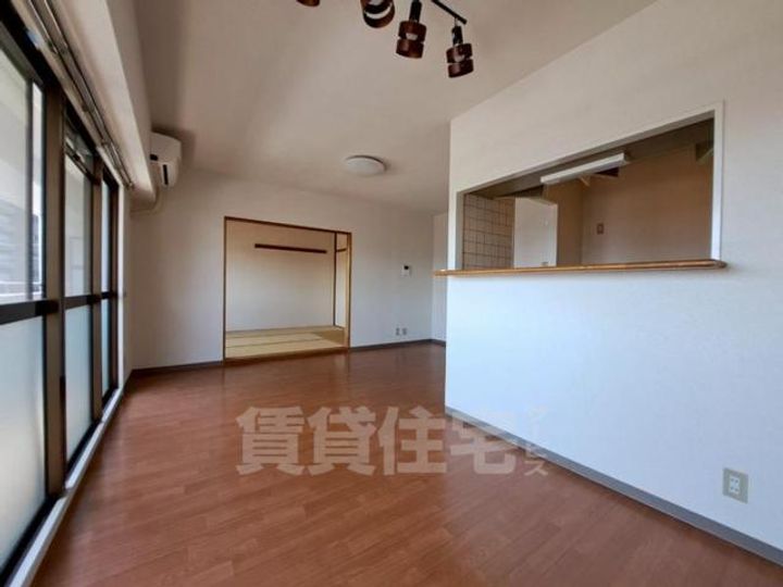 大阪府豊中市利倉西2丁目の賃貸マンションの内装