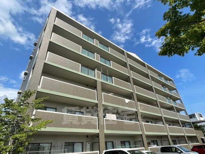 ヒルズ刀根山の外観