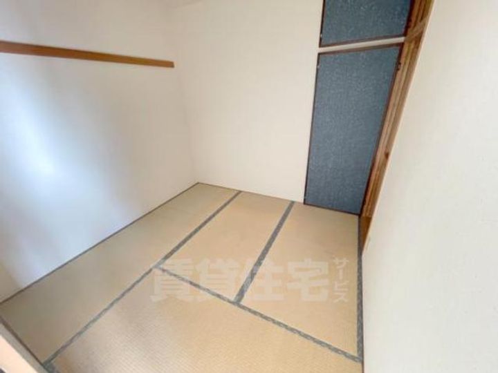 大阪府吹田市五月が丘北の賃貸マンションの居間