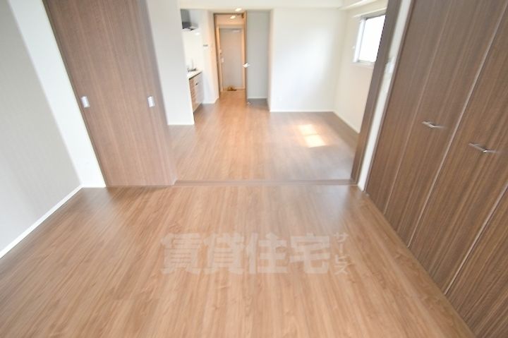 大阪府大阪市淀川区新高6丁目の賃貸マンションの居間