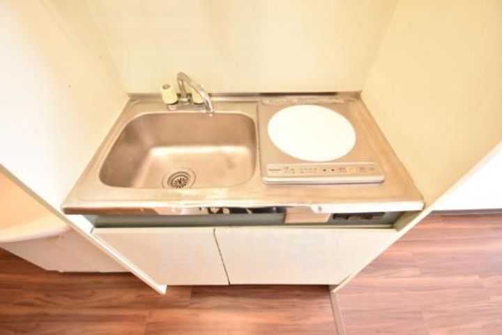大阪府茨木市新中条町の賃貸マンションのキッチン