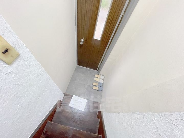 大阪府藤井寺市沢田2丁目(一戸建)の賃貸物件の玄関