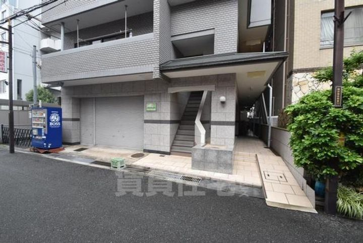 大阪府大阪市城東区関目3丁目の賃貸マンションの玄関