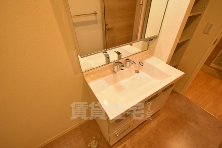 大阪府堺市西区鳳東町4丁の賃貸マンションの内装