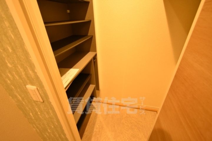 大阪府堺市西区鳳東町4丁の賃貸マンションの内装