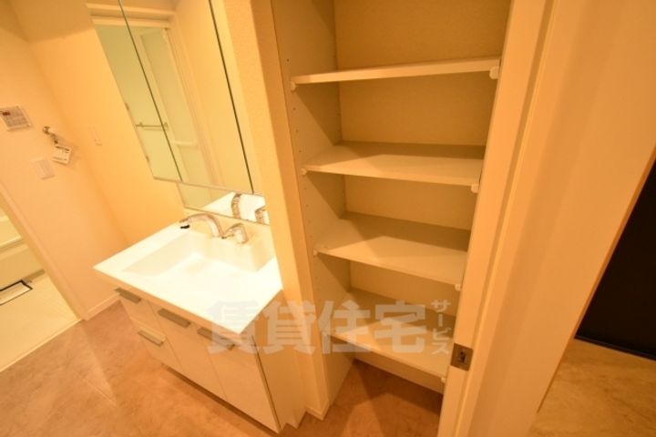 大阪府堺市西区鳳東町4丁の賃貸マンションの内装