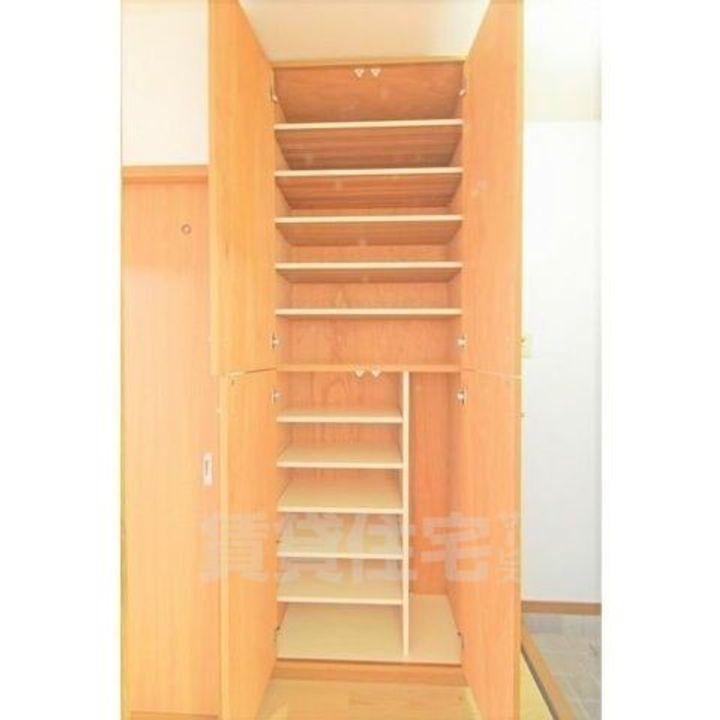 愛知県名古屋市緑区滝ノ水3丁目の賃貸マンションの玄関