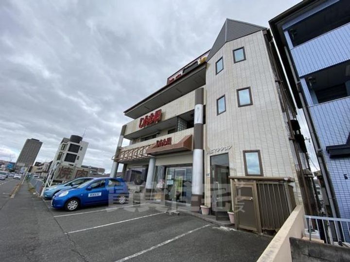 井上マンションの外観