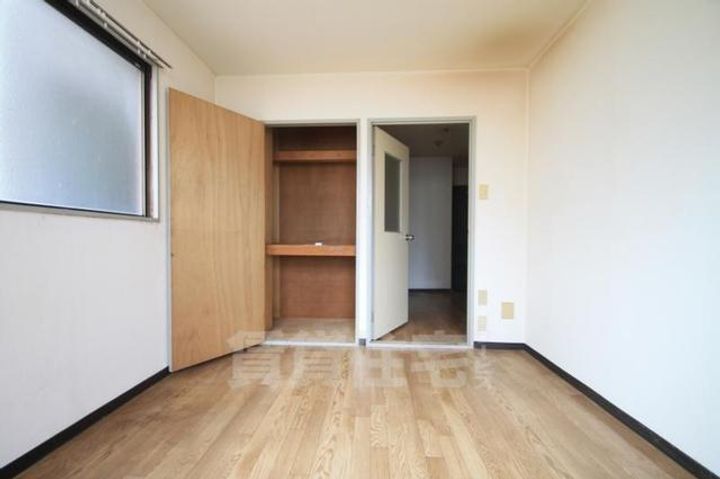 井上マンションの居間