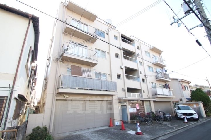 山本マンションの外観