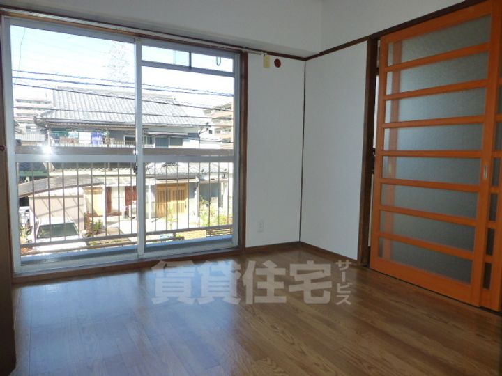 山本マンションの居間