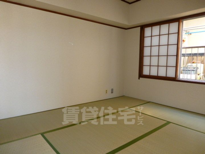 山本マンションの居間