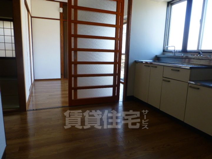 山本マンションの居間