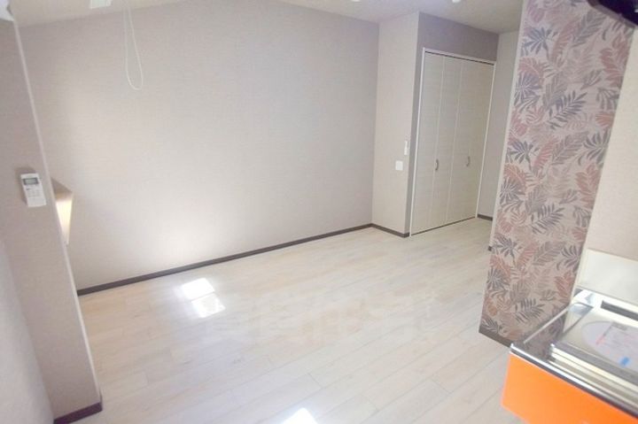 新栄プロパティー沢田の居間